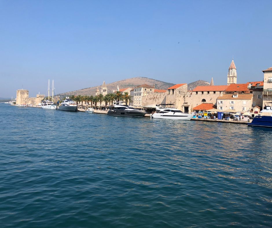 Looking down the promenade to Kamerlengo Castle from the bridge the joins Trogir and Čiovo Island